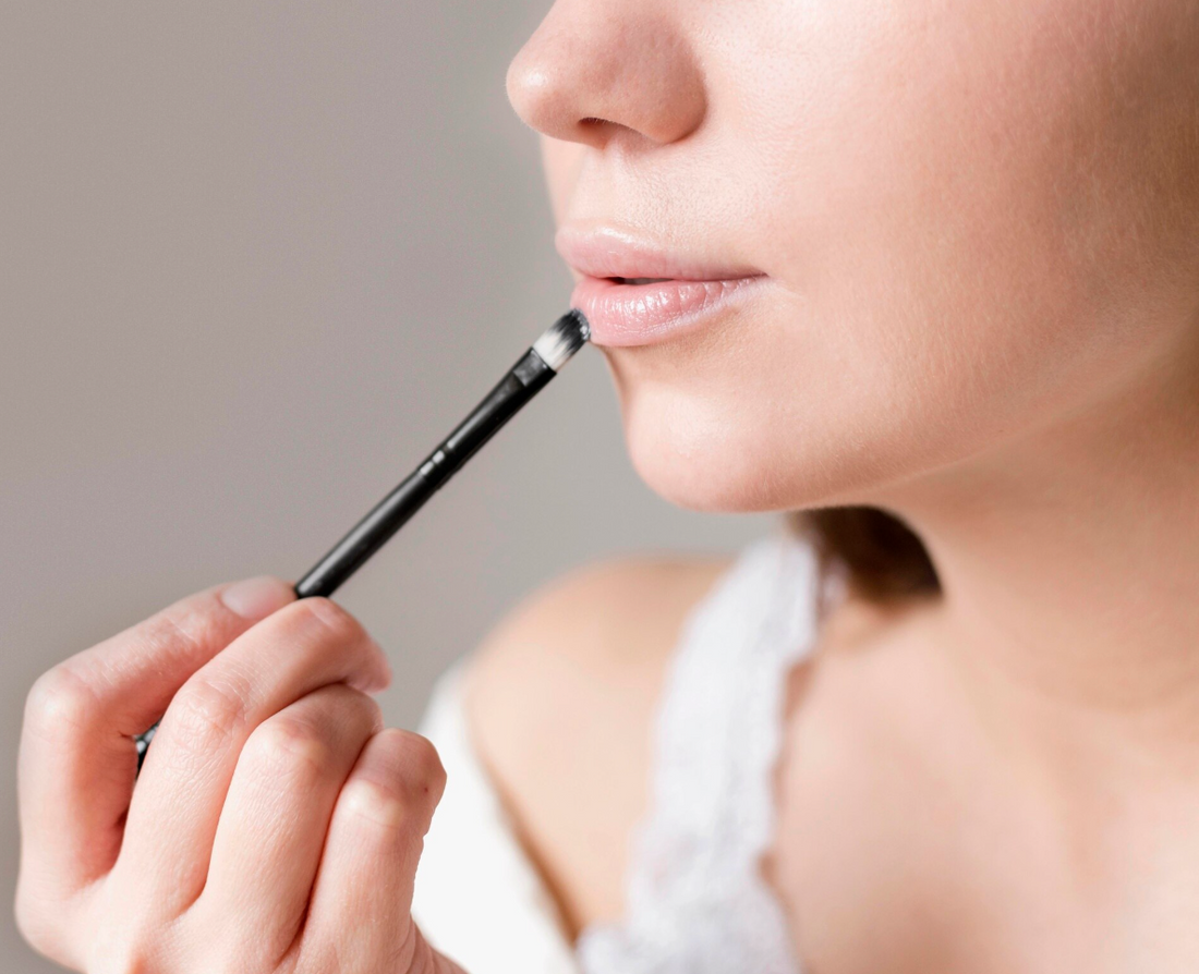 Dermatologists vs. Influencers: Do Instant Lip Plumpers Really Work or Is It Just Hype?