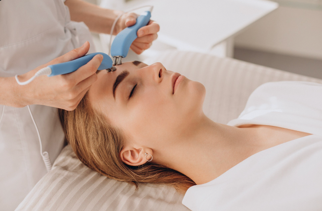 The Science of Glow: Doctors Reveal How Red Light Therapy Stimulates Collagen and Reduces Wrinkles