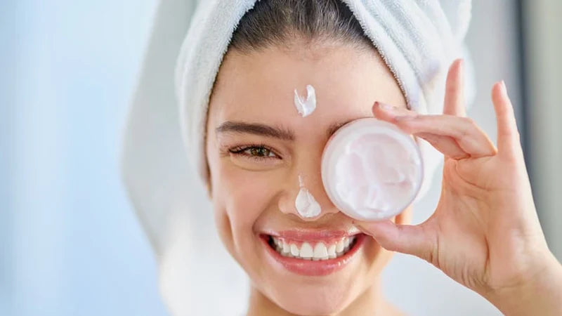 Collagen Wraps Under the Microscope: Doctors Explain the Real Anti-Aging Benefits